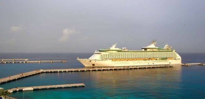 Muere decapitado un hombre tras ser arrollada su embarcación por un ferry