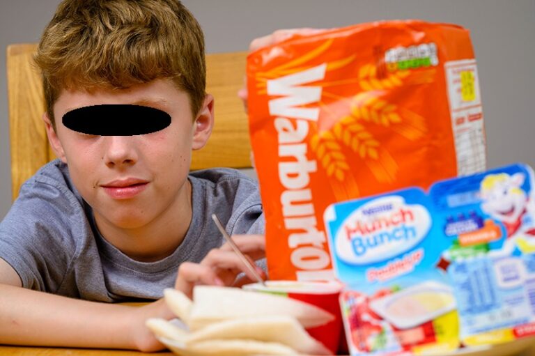 Ashton Fisher, el niño de 12 años que fue diagnosticado con ‘fobia a la comida’ 1