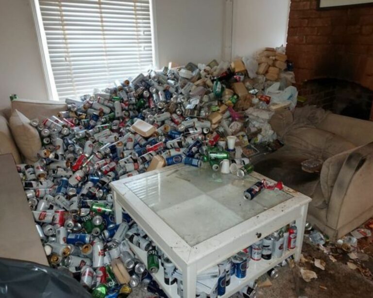 Inquilino deja 8 mil latas de cerveza en departamento tras ser desalojado