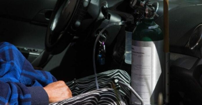 Familias denuncian que sus enfermos han fallecido por culpa de malas prácticas de una clínica de Culiacán y por falta de oxigeno