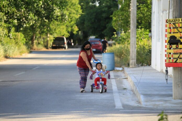 Hoy es una realidad la pavimentación de vialidades en la colonia Ejido Sur de Playa del Carmen, con el apoyo de Sedatu