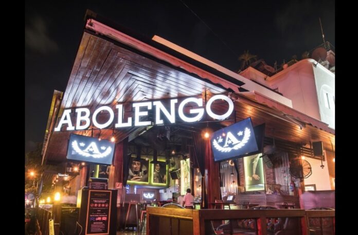 Joven extranjera fue DROGADA en Abolengo de Playa del Carmen; denuncian