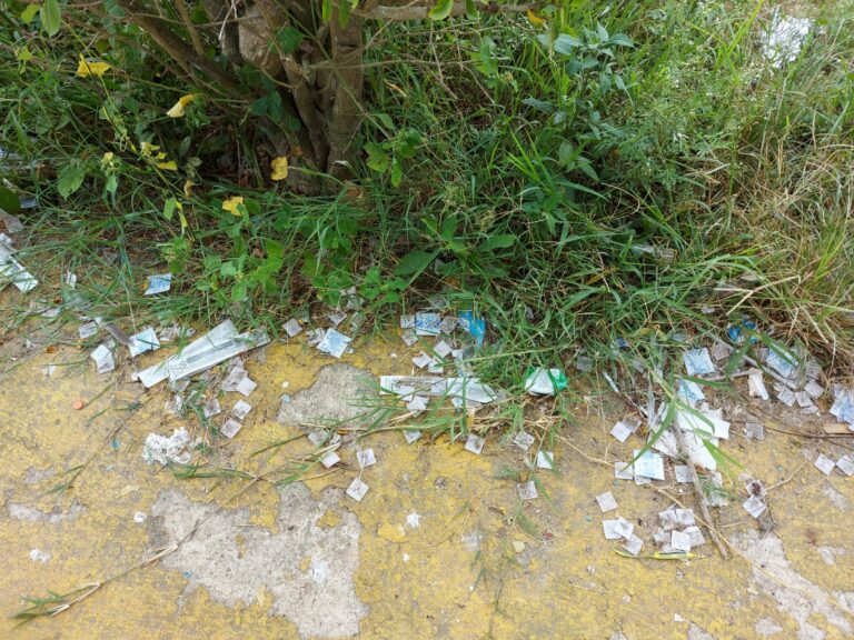 Abandonan jeringas y material de vacunación en domo de Quintana Roo