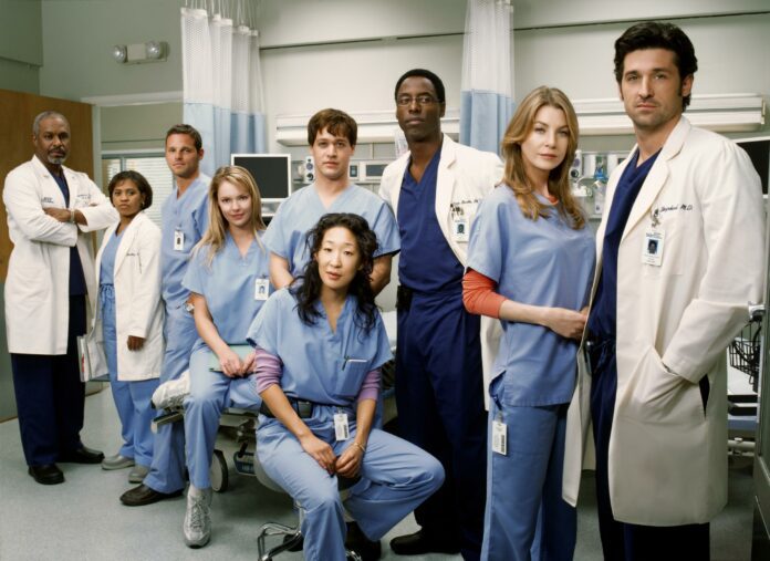 Pagan $1000 dólares por ver las 17 temporadas de Grey’s Anatomy