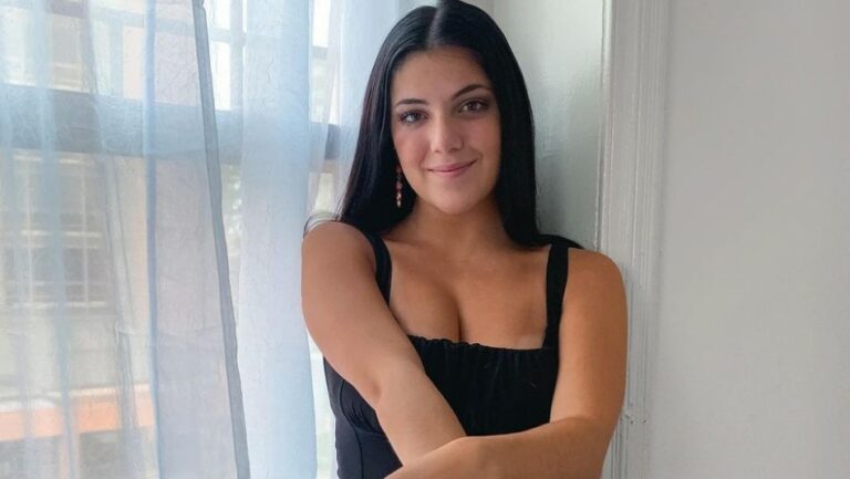 ¡Increíble! Modelo con dos úteros es viral en TikTok: 'No da problemas, pero se nota'