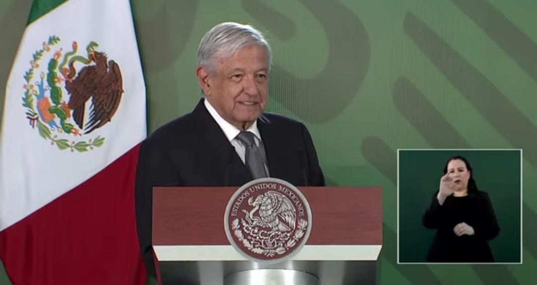Desea AMLO pronta recuperación a Fox y Martita; le responden "Gracias López"