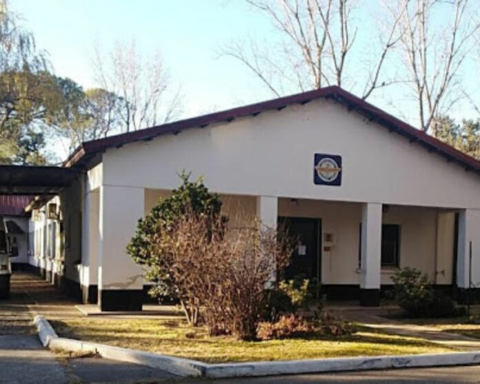 Se va de vacaciones, vuelve como mujer trans al trabajo, la rechazaron