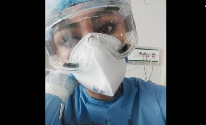 Enfermera da contundente mensaje sobre regreso a clases: 