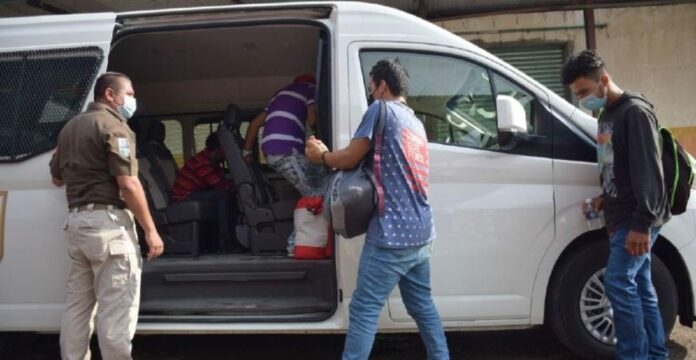 Cerca de 60 migrantes centroamericanos han sido rescatados por las autoridades mexicanas; estaban todos encerrados en un motel