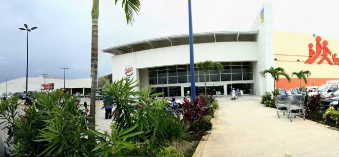 Robo en plazas de Playa del Carmen: te mojan o ensucian y al acompañarte a limpiar, te atracan