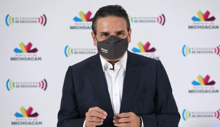 Silvano Aureoles ha sido denunciado por dos diputados ante la Fiscalía; lo acusan de traición a la patria. ¿Qué te parece?