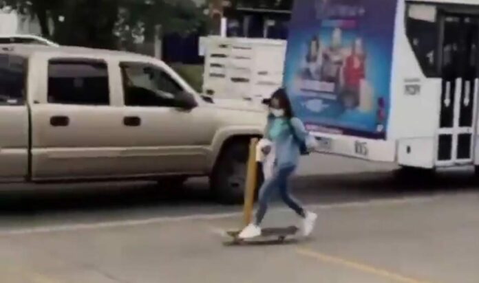 En Puebla ya no solo deben cuidarse de las ciclopistas y de los socavones, ahora también deben hacerlo de las patinetas sueltas en la calle