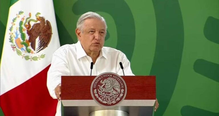 Pese a la poca afluencia de gente en la consulta y a que solo votó el 7 por ciento del padrón, AMLO se dijo feliz del resultado