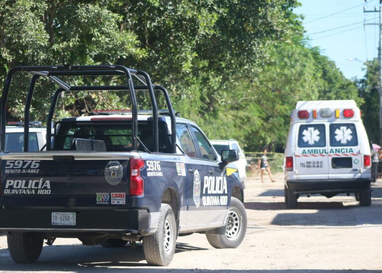 Atacan a balazos a pareja en colonia irregular de Cancún, uno muere