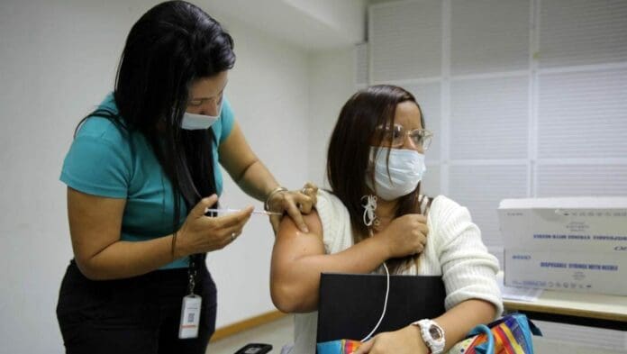 El gobierno mexicano ha dado a conocer que la vacuna Patria ya se encuentra en su fase 2; por lo que avanza la investigación