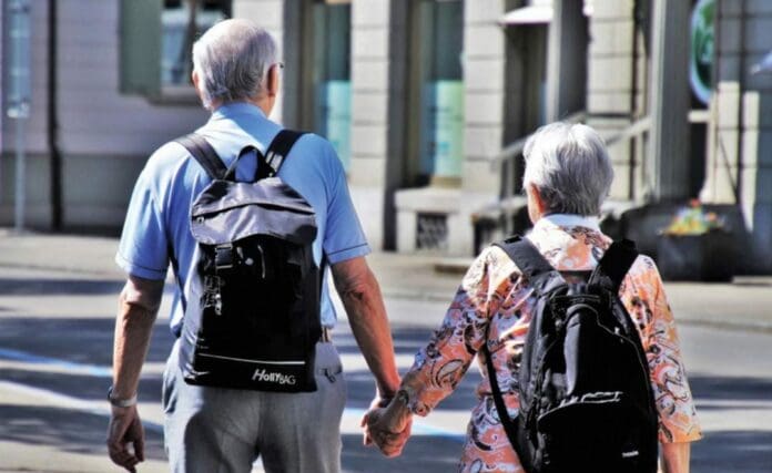 Debido a que ha habido muy poca afluencia, ya no hay restricción de domicilio para el registro de la pensión de adultos mayores