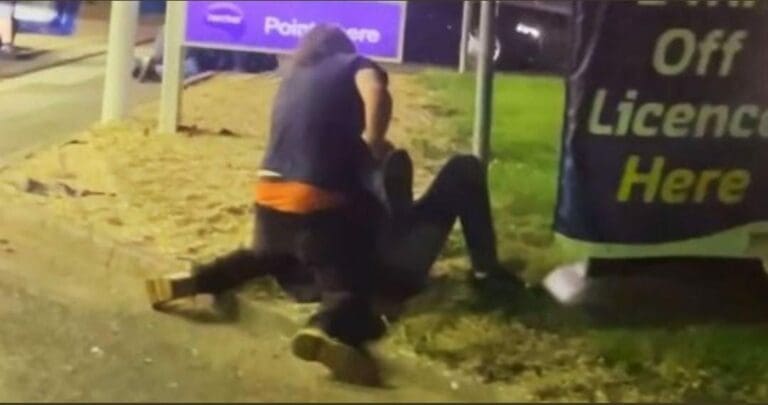 En el Reino Unido la gente se está agarrando a golpes por la falta de gasolina luego que se quedaran sin choferes en dicha nación