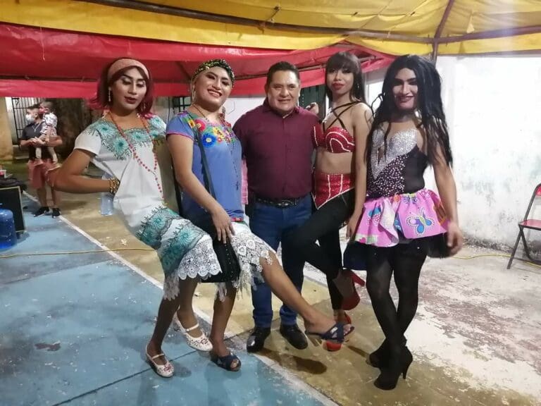 ESCÁNDALA: Simulan acto sexual durante aniversario del ejido Kantunilkín