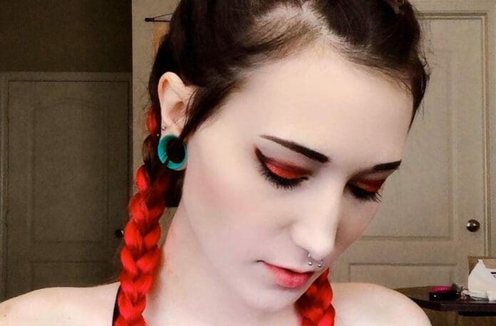 Una joven renuncia a Walmart usando el altavoz de la tienda; la propia chica se grabó y después lo compartió en sus redes