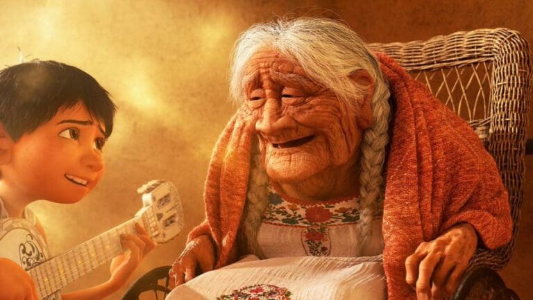 La abuela que inspiró a Mamá Coco cumplió 108 y lo celebra con una tarta de su querido personaje
