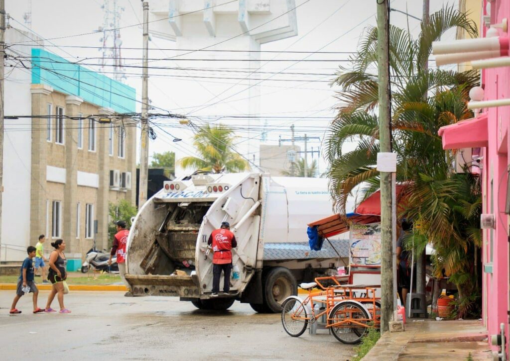 En Playa del Carmen continúa de manera puntual la recolección de la basura, aseguran las autoridades municipales