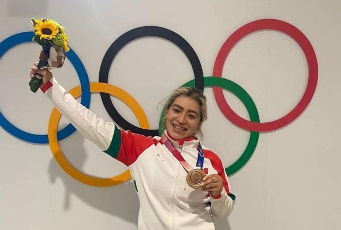 La medallista olímpica Aremi Fuentes ha denunciado que le prometieron un premio de 50 mil pesos, el cual no le ha sido entregado