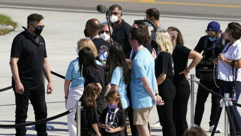 Elon Musk se burla de Joe Biden tras ignorar la importante misión de SpaceX