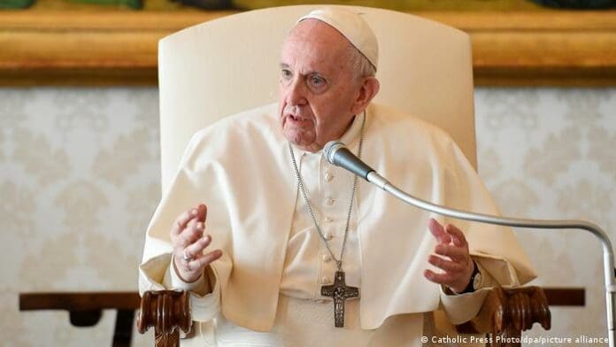 “Aborto es asesinato”, dice Papa Francisco y pide que no lo contradigan