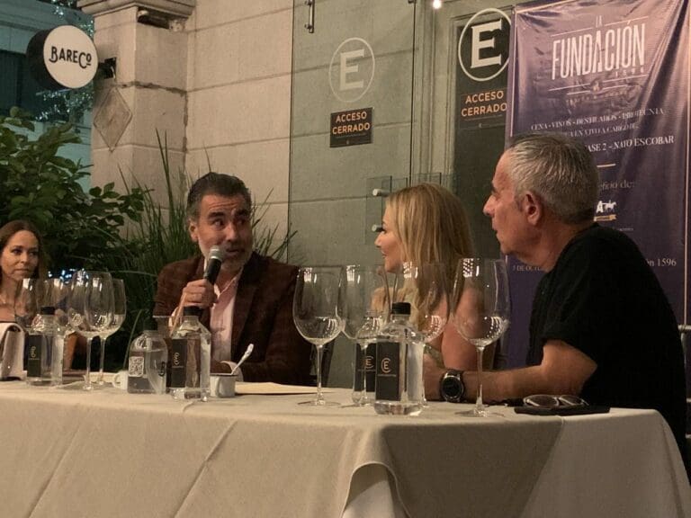 Anuncian el 30 aniversario de HOGA en Restaurante la Fundación 1596