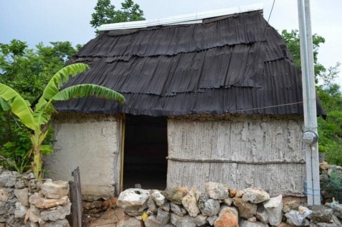 Descuentan quincena a personal médico por no atender comunidades marginadas