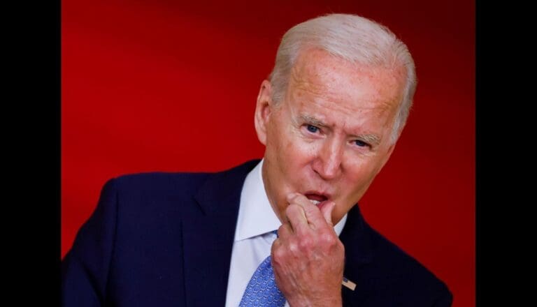 Cae aprobación de Joe Biden; es el nivel de rechazo más bajo desde enero