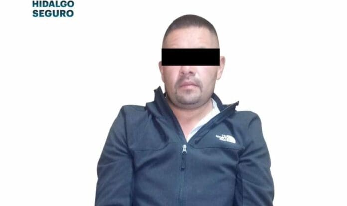 El alcalde de un municipio poblano fue detenido durante un operativo; portaba armas de uso exclusivo del Ejército; no explicó su procedencia