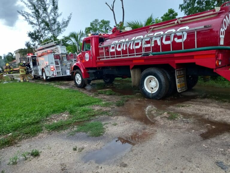 Se incendia bodega por cortocircuito en Cozumel