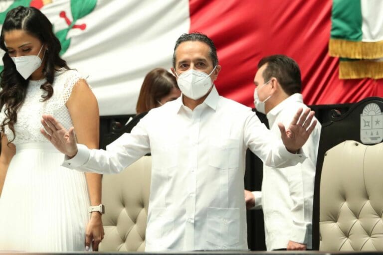 Carlos Joaquín entrega Quinto Informe de Gobierno y da mensaje contra la impunidad