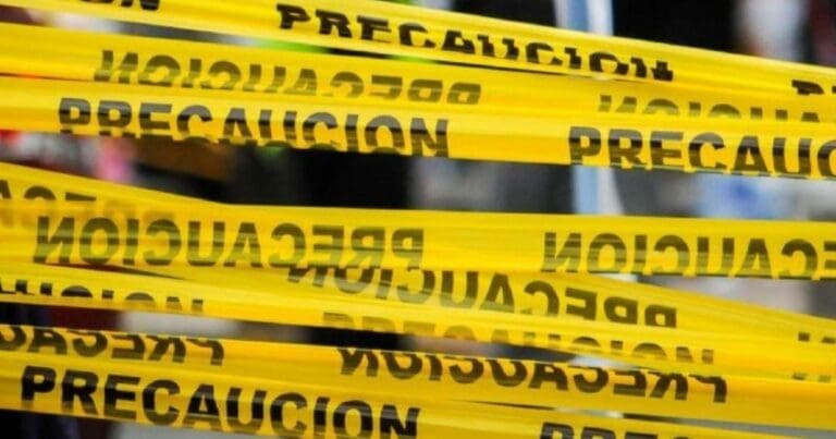 Una grabación muestra cómo asesinan a quemarropa a un hombre, quien iba de la mano con su hijo; una terrible escena sin duda