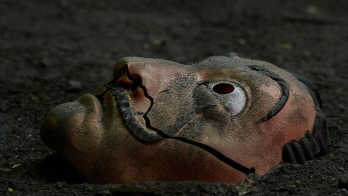 Mujer comete robo millonario tras disfrazarse como personaje de ‘La Casa de Papel’ 1