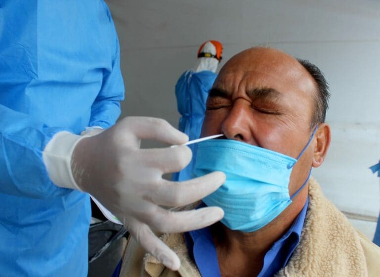 En Quintana Roo disminuyen casos y muertes por COVID-19 en un día