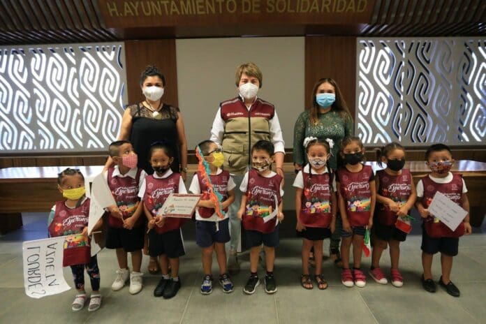 Las autoridades de Playa del Carmen reconocen el esfuerzo que han hecho los padres para apoyar a sus hijos en este regreso a clases