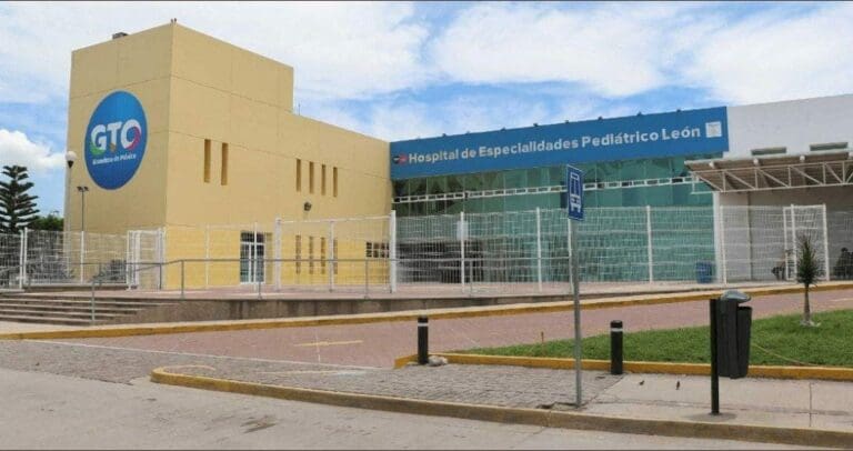 Muere niña en un hospital pediátrico; la madre denuncia negligencia del personal, por lo que exige justicia para la menor fallecida