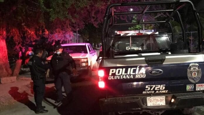 Policía de Cancún bar