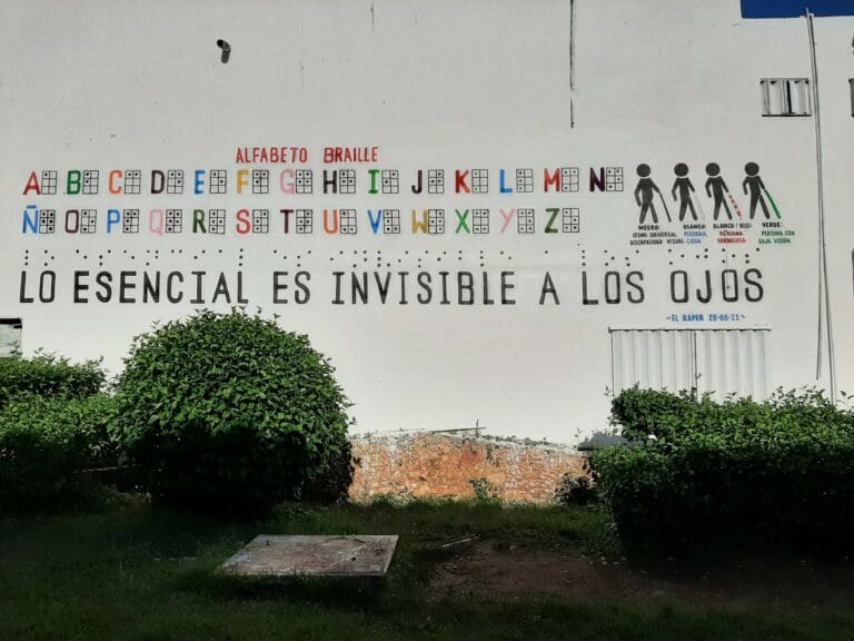 Kantunilkín por la inclusión: realizan mural para aprender braille