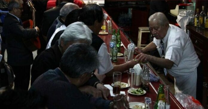 Un nuevo estudio ha detectado que tener trabajo en horario nocturno aumenta los riesgos de sufir problemas cardiacos. Ve cuáles.