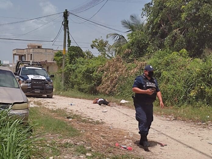 Un joven ha sido asesinado en Cancún; se le encontró sin vida en la colonia San Vicente, que se ubica en la Región 259 de esta ciudad