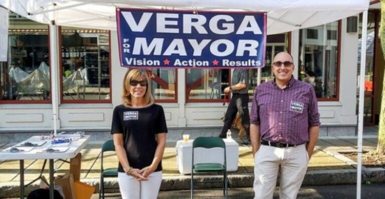 Campaña de candidato en EU se vuelve viral por su “peculiar” apellido