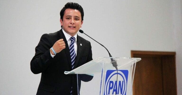 Acusan a diputado panista de abuso; exigen que aclare su situación