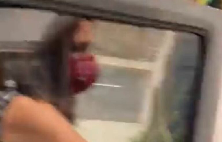 VIDEO: Le reclaman por estacionarse en lugar para discapacitados, la llaman #LadyAcomplejado