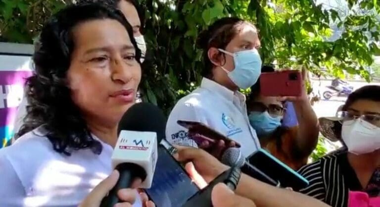 La alcaldesa de Acapulco se volvió tendencia luego de pedirle a la prensa que no hable de la violencia que ocurre en el destino