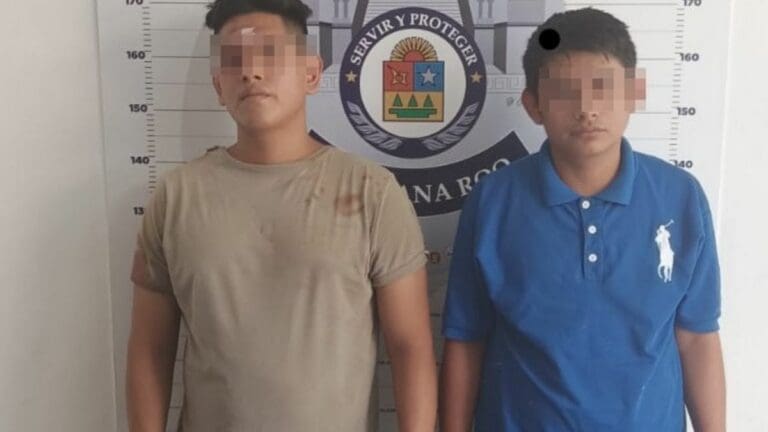 Detienen a un par de jóvenes con droga y un arma de fuego en Cancún