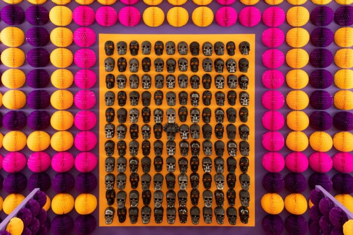 Casa de México en España instala ofrenda en homenaje al México Prehispánico