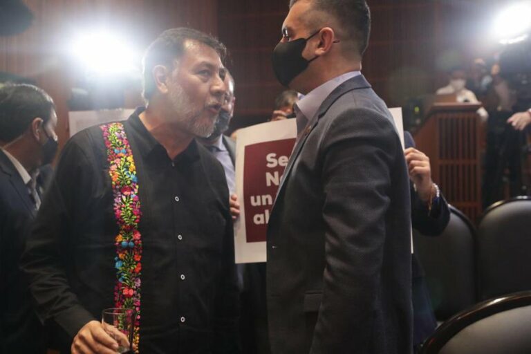 “Te parto la m*dre”: Fernández Noroña amenaza a Jorge Triana, casi llegan a los golpes